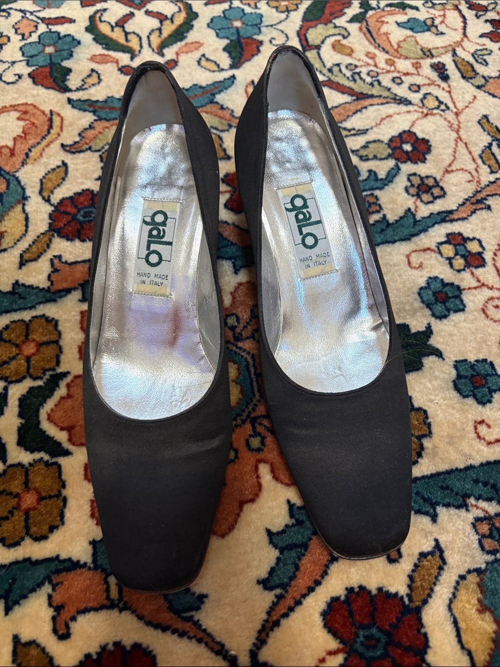 Galo Women’s Black Satin Square-Toe Heels